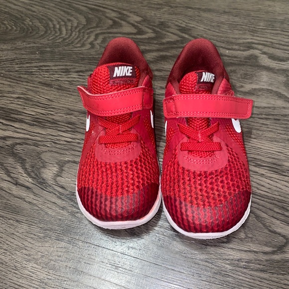 nike toddler red shoes